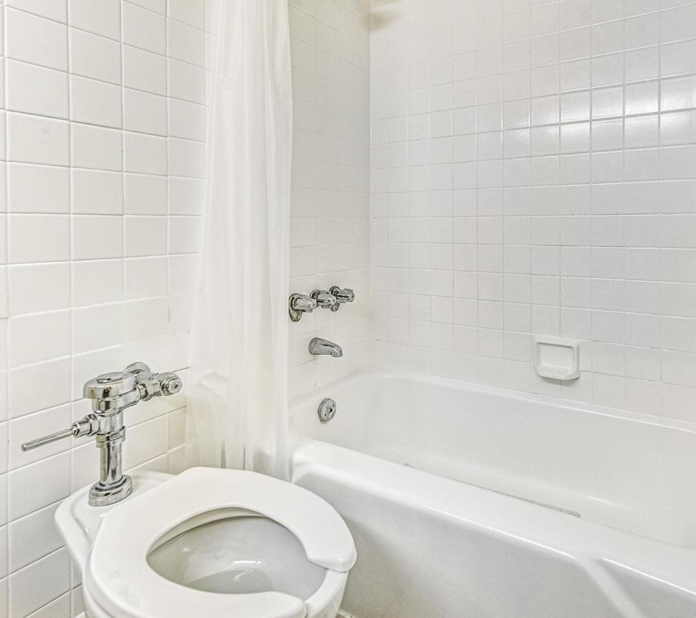 Private Hallandale Beach Studio Wbath Walking Distance To The Beach Pool Free Parking Zewnętrze zdjęcie